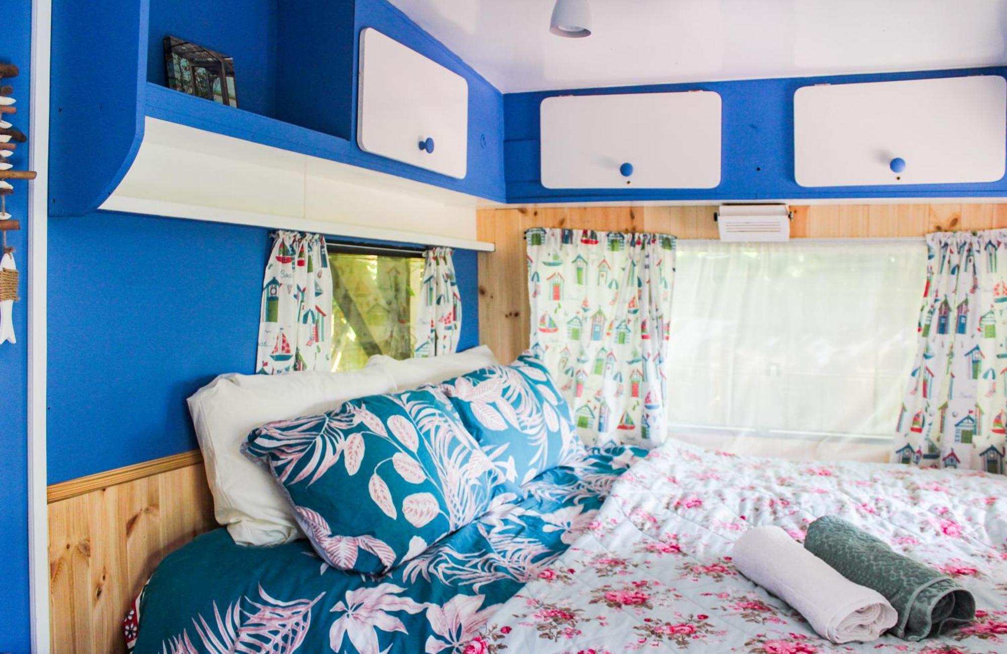 Retro Caravans At Valentia Island Escape Hotel Chapeltown Exterior foto
