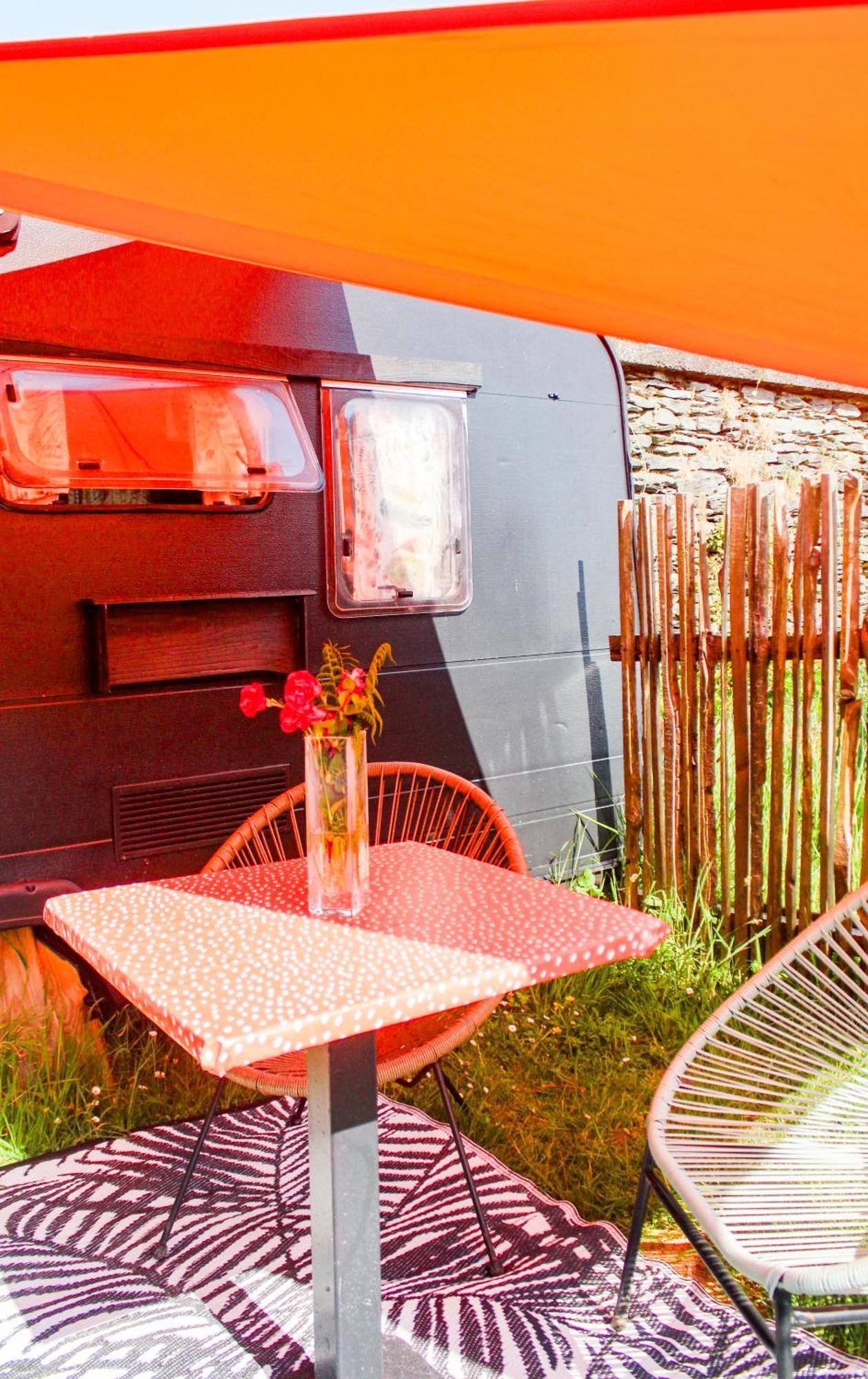 Retro Caravans At Valentia Island Escape Hotel Chapeltown Exterior foto