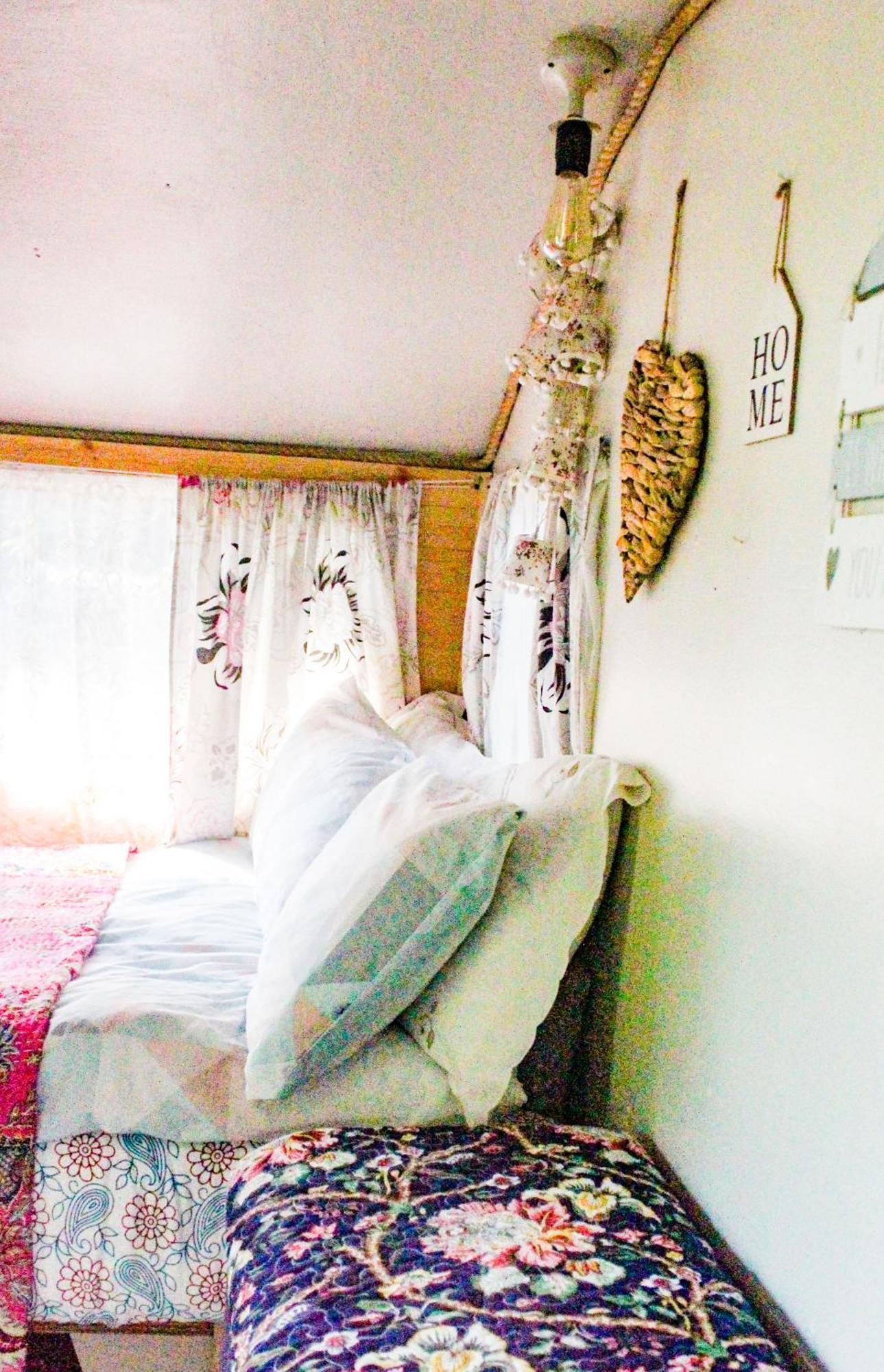 Retro Caravans At Valentia Island Escape Hotel Chapeltown Exterior foto